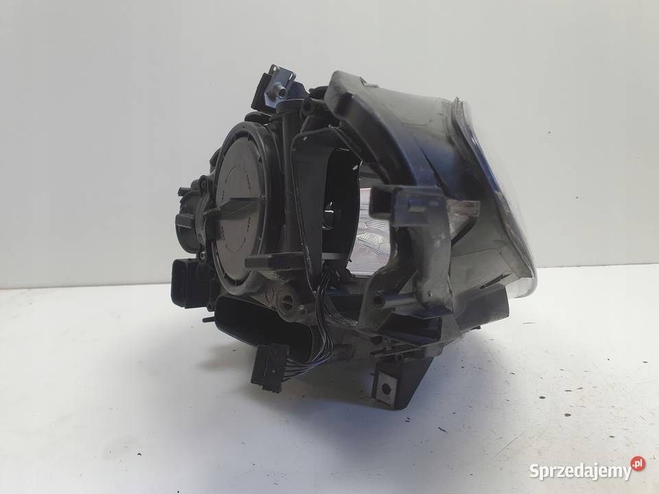 LAMPA PRAWA BMW F10 F11 PRZEDNIA prawy przód BI Lampy przednie Rudka sprzedam