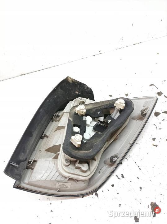 LAMPA TYŁ LEWA KOMBI LIFT FL 13223675 Opel Astra Rok produkcji 2007