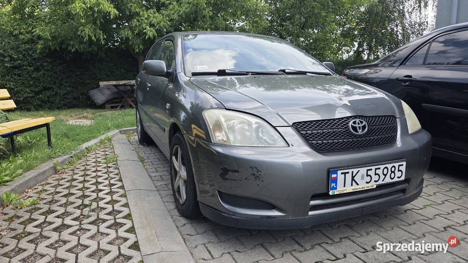 Corolla 2004 bezwypadkowy kupiny w salonie Kielce sprzedam