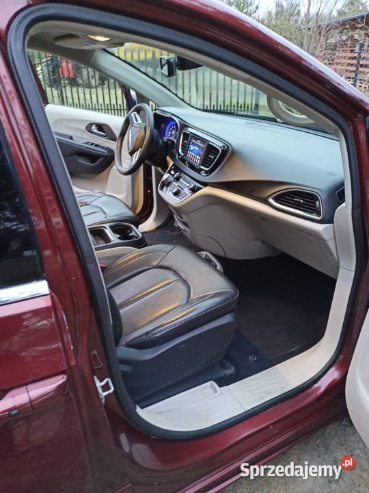Chrysler Voyager Pacyfica 2020 36 mazowieckie