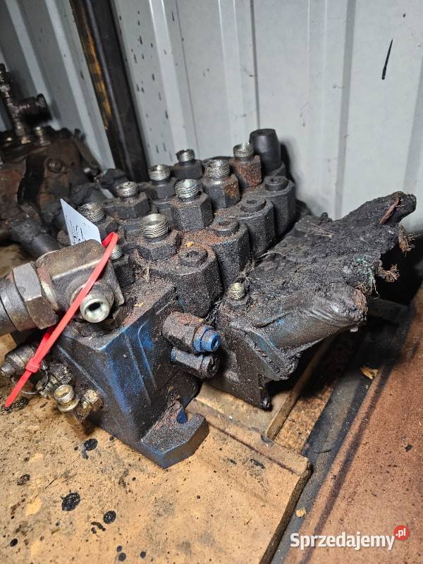 4sekcyjny rozdzielacz hydrauliczny Rexroth JCB Gdynia