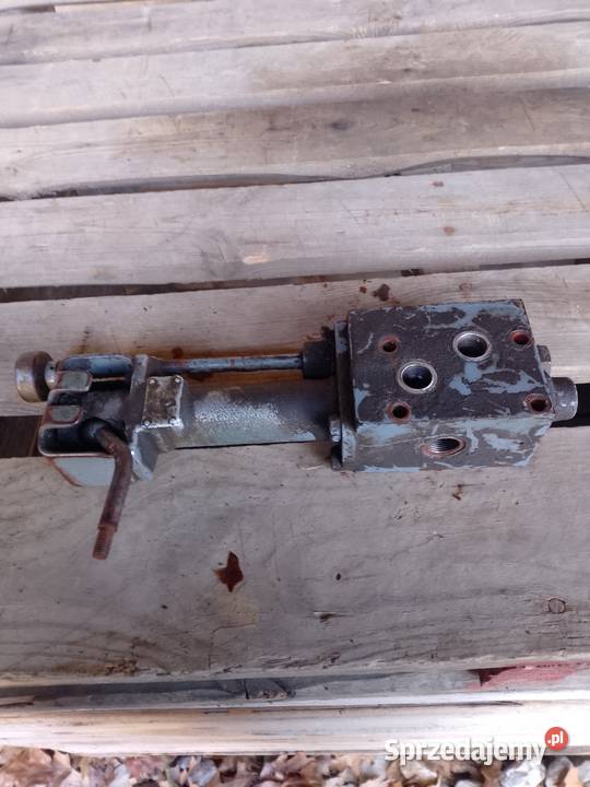 Rozdzielacz Ursus C330 Sandomierz