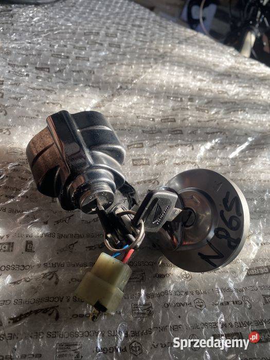Honda VT 600 Stacyjka Korek wlewu Paliwa N894 Poznań sprzedam