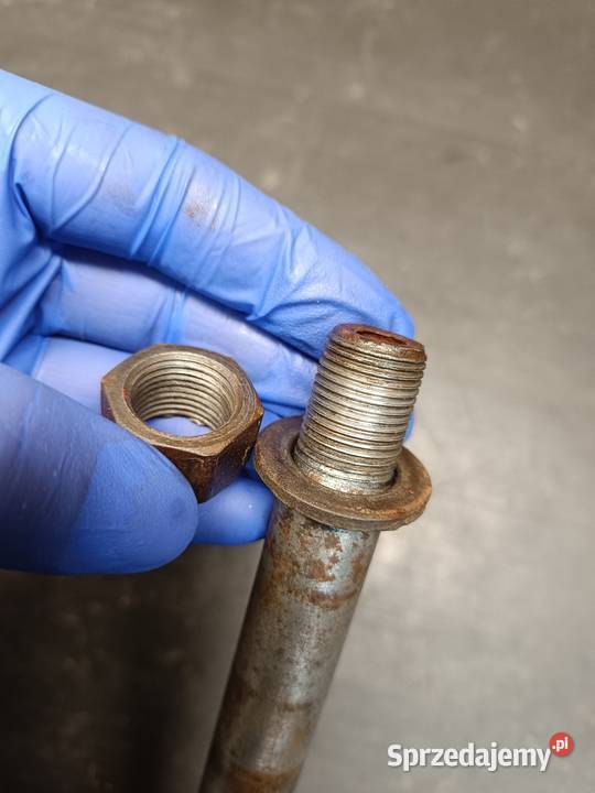 Oś ośka koło tył napinacz dystans koła części Gołaczewy sprzedam