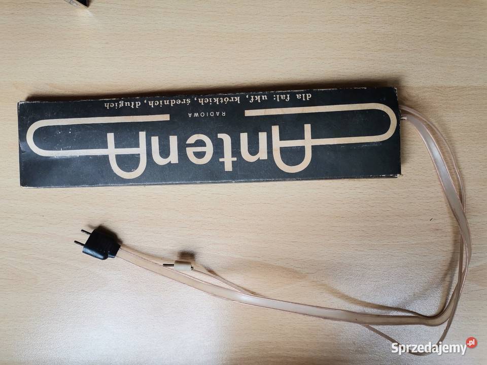 Stara uniwersalna antena radiowa z czasów PRL u Kraków