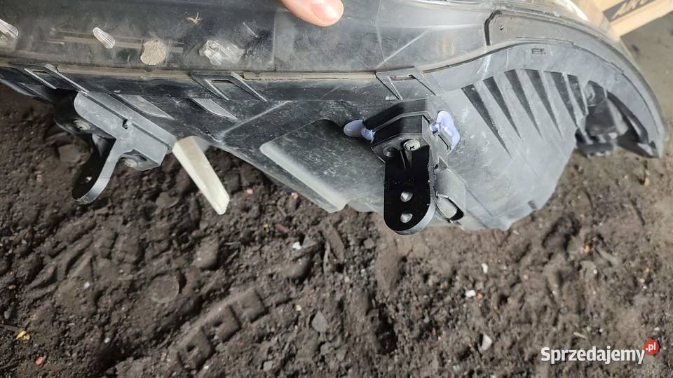 Reflektor lampa lewa przód przednia Hyundai i40 Lampy przednie Książ Wielkopolski