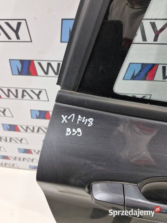 BMW X1 F48 DRZWI PRAWY TYŁ TYLNE PRAWE B39