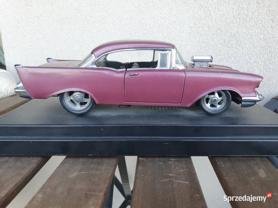 1957 CHEVROLET BEL AIR 118 metalowy światła Radlin