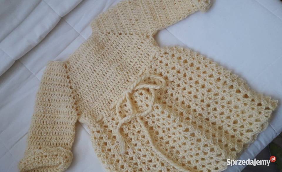 Sukienka robiona na szydełku