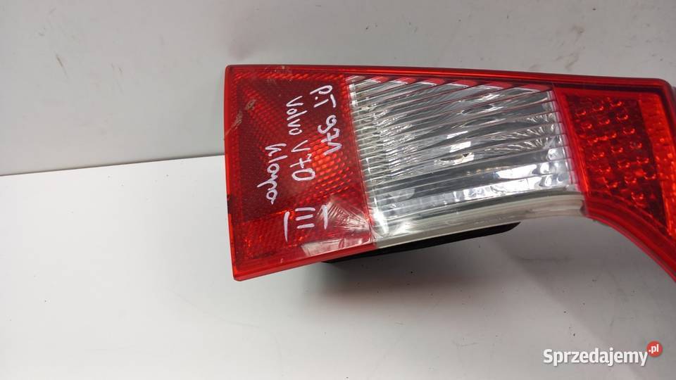 VOLVO V70 III KOMBI LAMPA TYŁ PRAWA W KLAPĘ osobowe Oświetlenie Zbierkowo