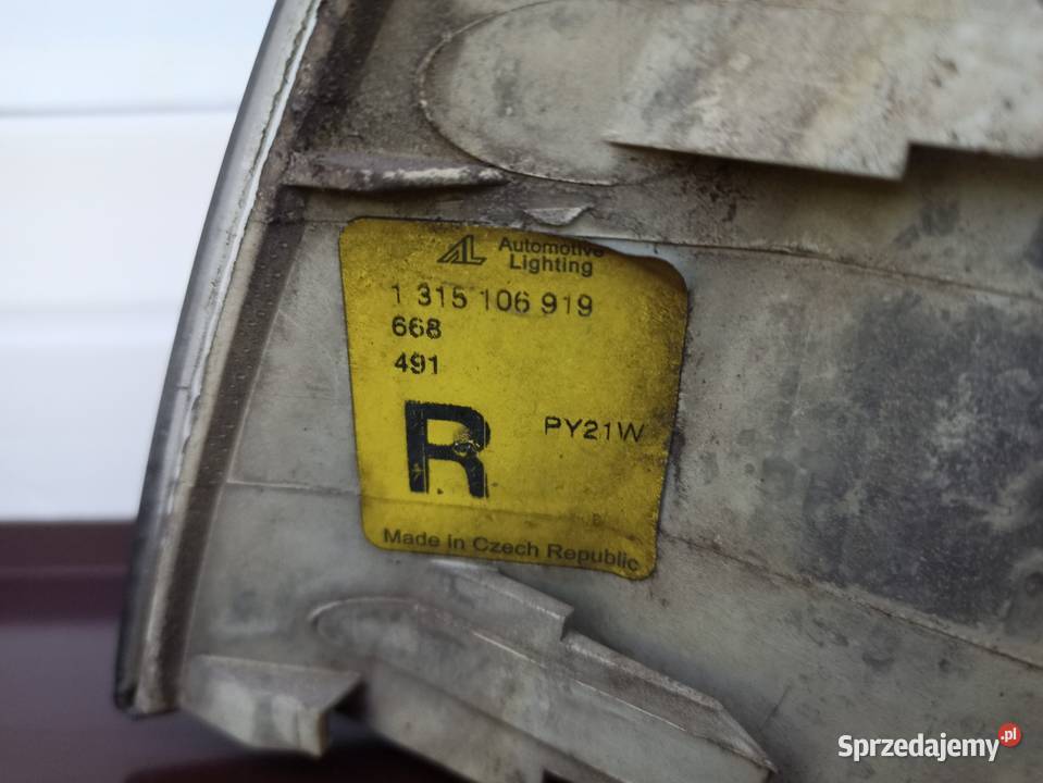 Audi A4 B5 kierunkowskaz kierunek migacz prawy Sieradz
