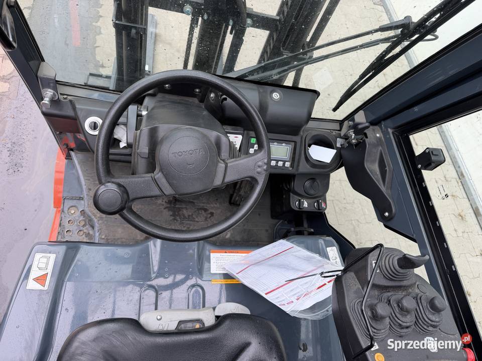 Toyota nowa dostawa 789053484 prawie NOWY