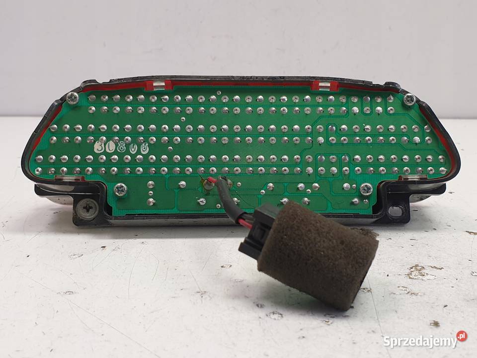 Kia Carnival I TRZECIE ŚWIATŁO STOP STOPU osobowe Rudka