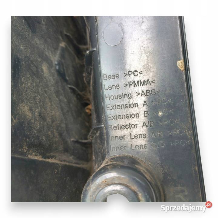 LAMPA PRAWA Toyota Auris II LIFT TYLNIA TYLNA