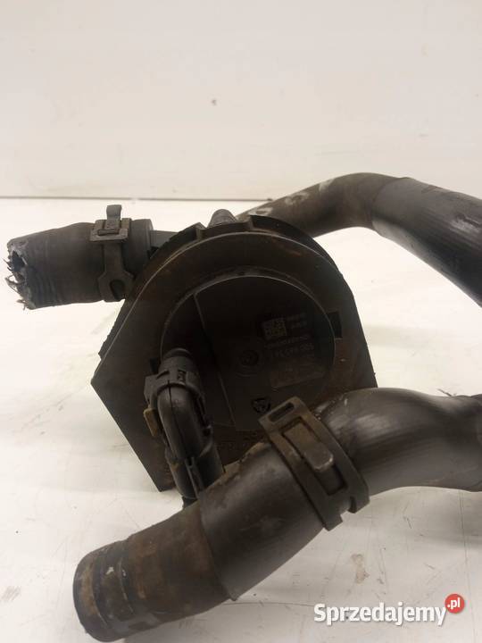 POMPA WODY OBIEGU 5Q0965567 Skoda Rapid I