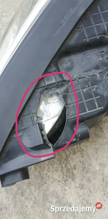 Hyundai Santa Fe Lampa Prawa USA 20132017 osobowe Lampy przednie Poświętne