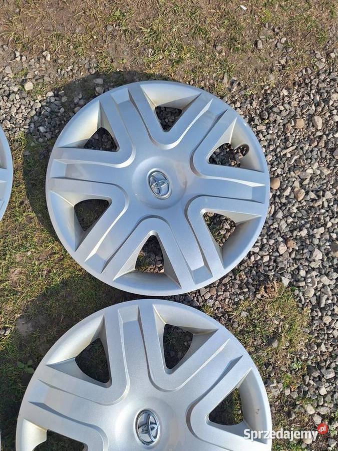 Kołpaki 16 Toyota Oryginalne 4 sztuki Opony i felgi świętokrzyskie Kranów