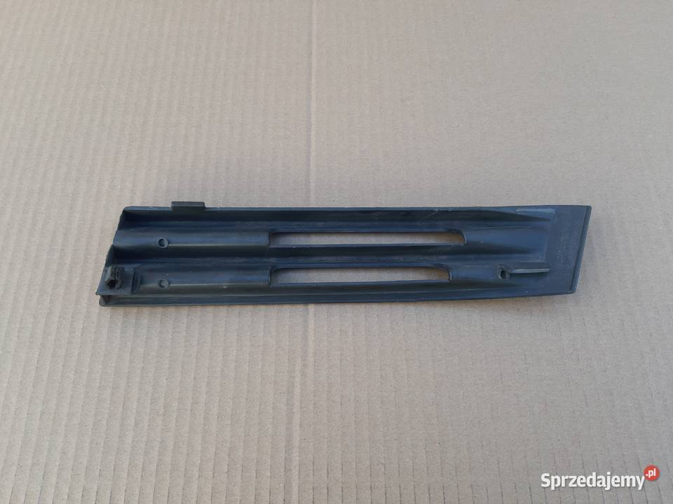 MERCEDES CKLASA W202 KRATKA ZDERZAKA PRAWA Trzciel