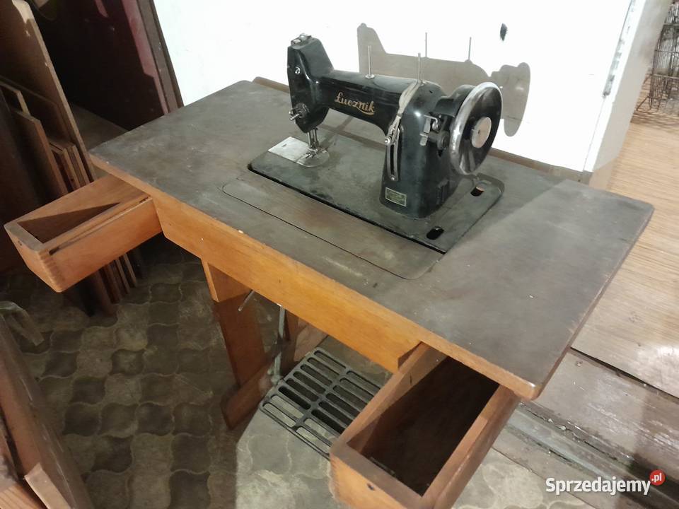 Stara maszyna do szycia Łucznik KL82 zabytek PRL Dąbrowa Górnicza