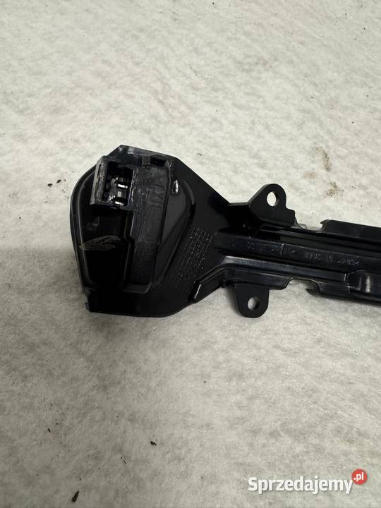 Kierunkowskaz LED prawy Seat Leon III Arona Jasienica