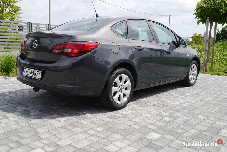Opel astra 2016 Polski salon 16 benzyna małopolskie Kraków sprzedam