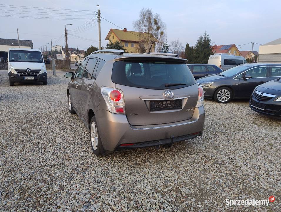 Toyota Verso 18 benzyna 7 osobowa navi kamera 1798cm3 Białystok sprzedam