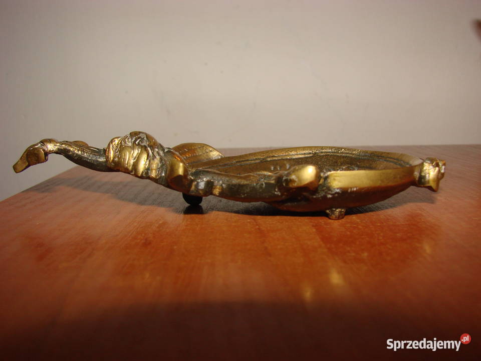 mosiężna popielniczka