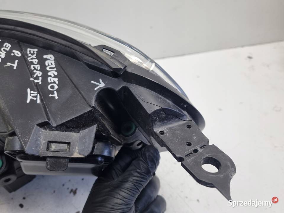 LAMPA PRAWA Peugeot Expert III PRZEDNIA prawy osobowe Lampy przednie Rudka