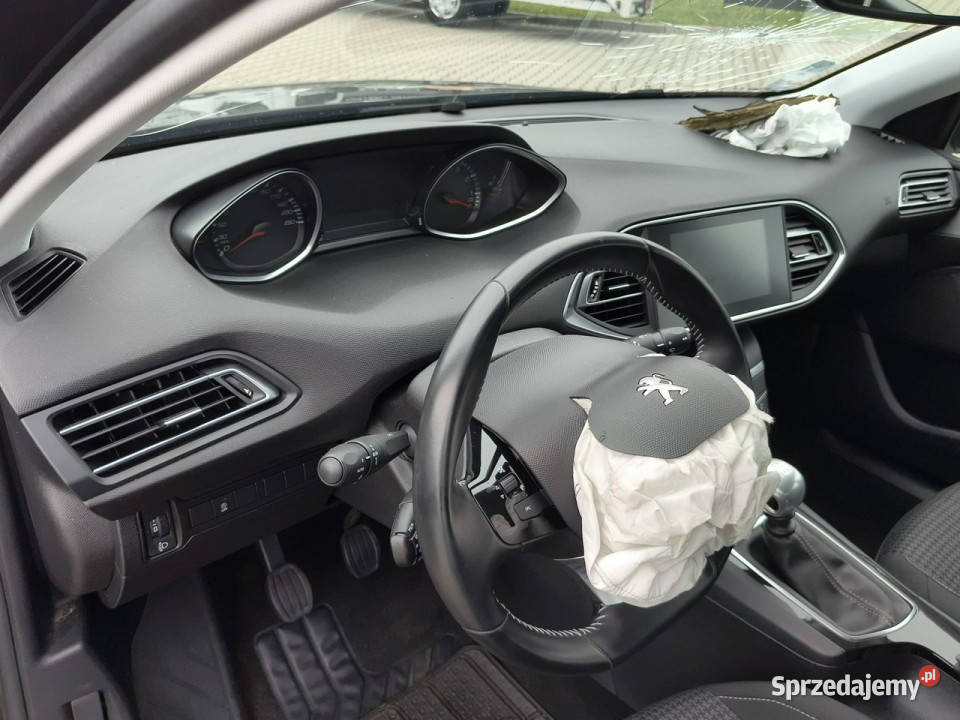 Peugeot 308 12 benzyna 130 6 biegów 130KM