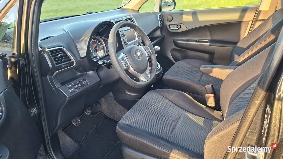 Toyota versos 13 benzyna 99kamera cofania Kolno