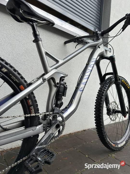 Rower Canyon Strove do serwisu