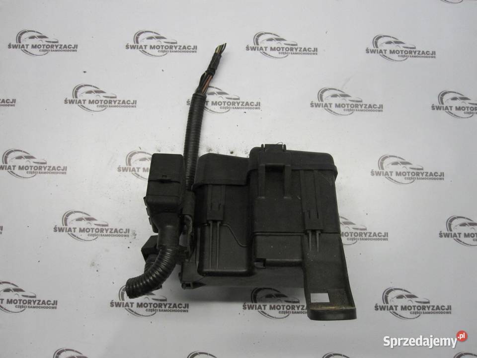 LEXUS GS II 01r skrzynka bezpieczników 4237XA1