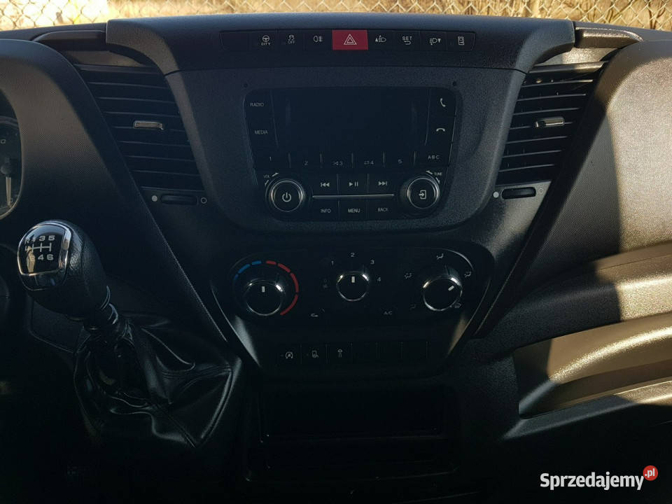 Iveco Daily KONTENER NISKOPODŁOGOWY 443x223x242 Poręba