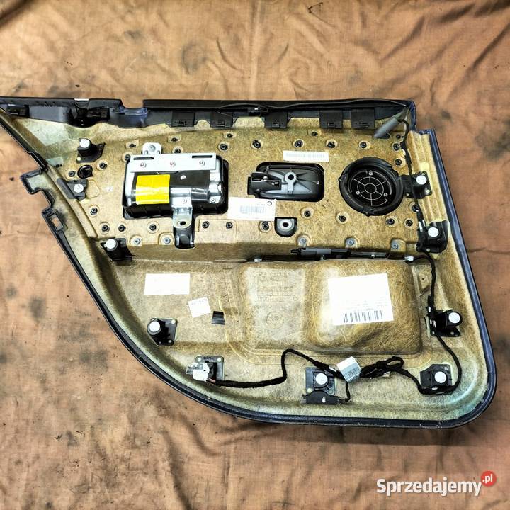 Boczek drzwi prawych tylnych czarna skóa NASCA Poręba sprzedam