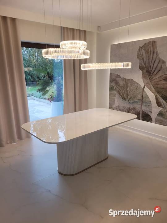 Stół COMODO II złoty dekor pod nogą jadalnia Gierałtowiczki