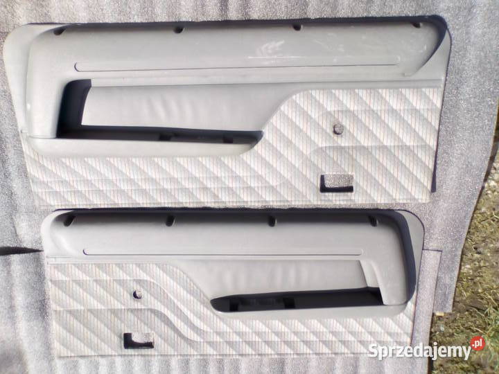 Opel Corsa A boczki przednich drzwi