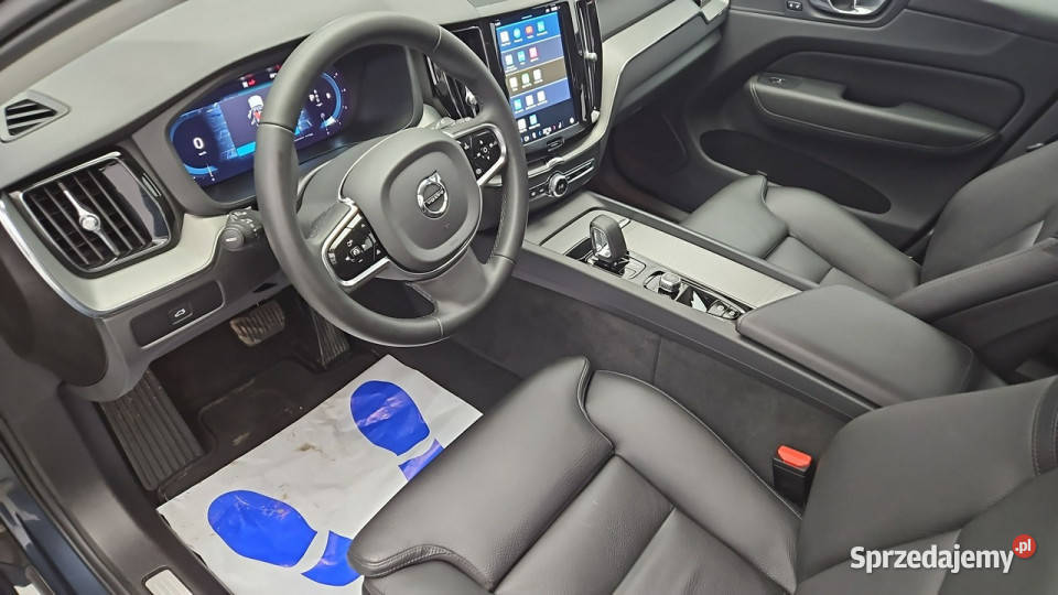 Volvo XC 60 B4 D AWD Plus Dark aut Z Polskiego serwisowany w ASO Warszawa