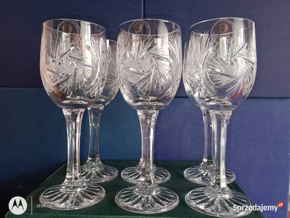 Kryształowe kieliszki do npwina o poj115ml Poręba