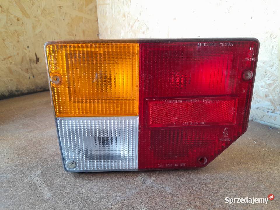 FIAT 128 SEDAN LAMPA LEWA TYLNA TYŁ osobowe zachodniopomorskie Goleniów
