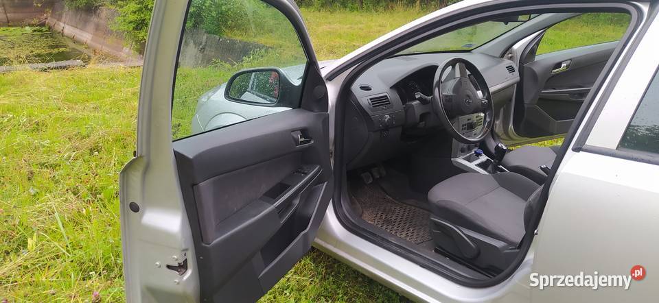 Opel Astra III H benzynaLPG 2010 215000km Kielce sprzedam