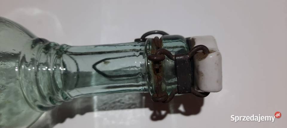 Stara butelka napis Mineral Waser WALTER GRAU