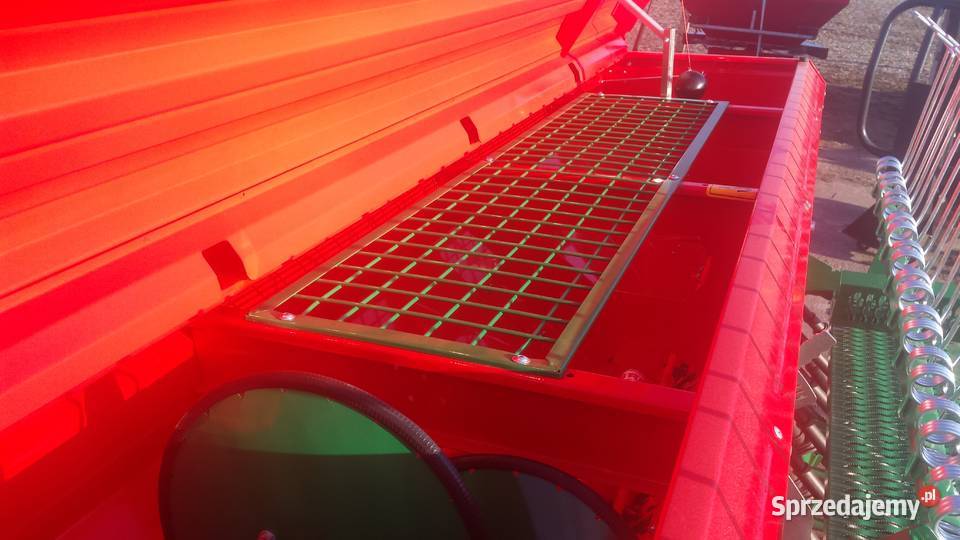 Siewnik zbożowy SR Agromasz