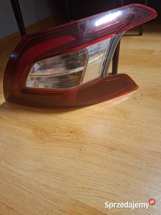 Lampa prawy tył peugeot 308 t9 HB Bukownica