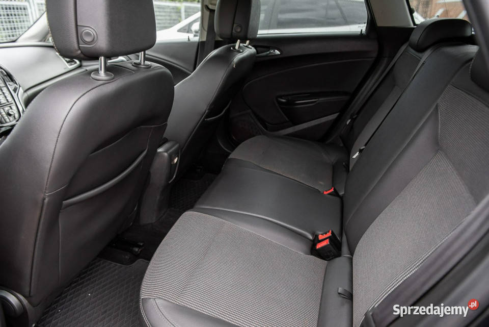 Opel Astra Sports Tourer Cosmo 16CDTI 110 Super aluminiowe felgi Zwoleń