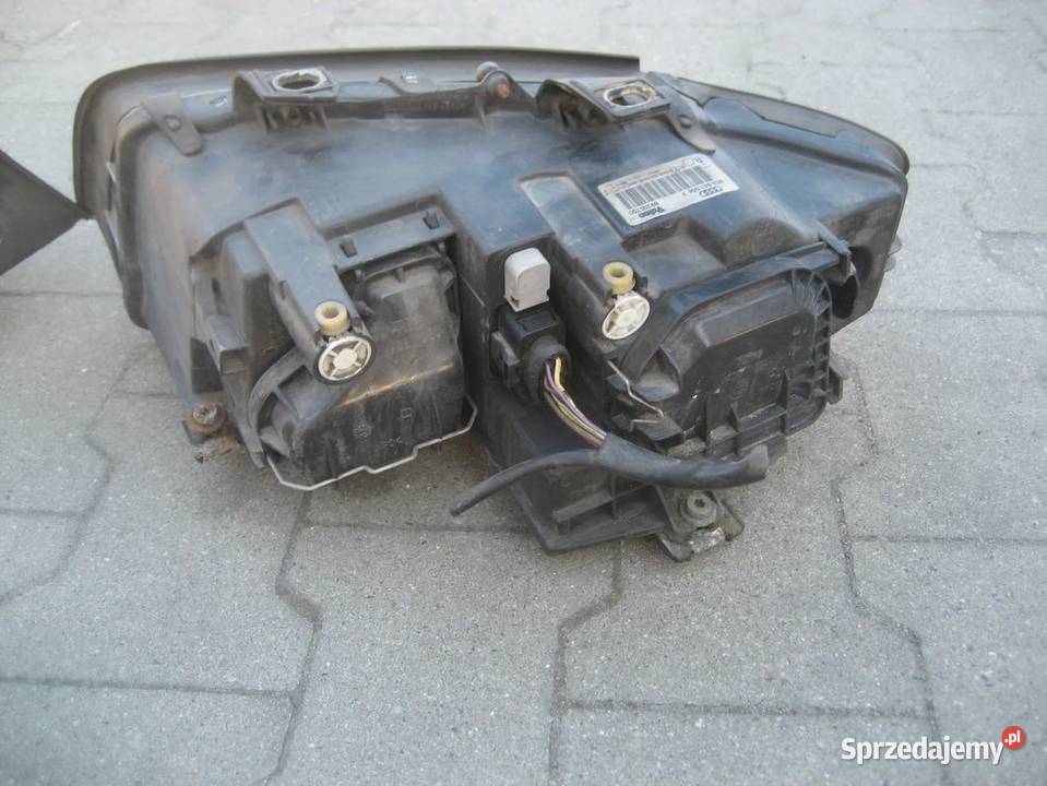 audi a4 b6 małysz 0104r lampa przód prawa lewa osobowe Rakoniewice