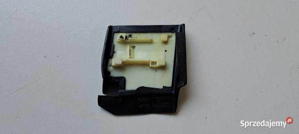 Listwa tylnego prawego błotnika 4A0853700 Audi Luzino sprzedam