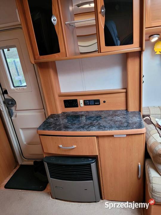 Lunar Clubman przyczepa kempingowa WC Solar Alwernia