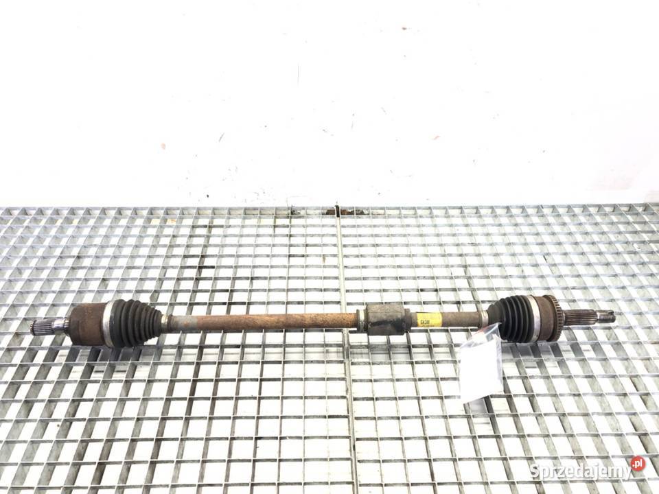 PÓŁOŚ PRAWY PRZÓD HYUNDAI i20 II 12 84 PRZEGUB