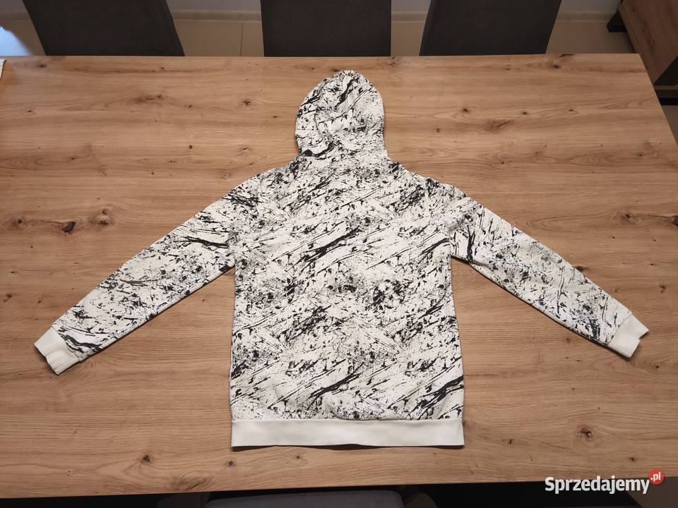 Bluza w kolorze biało czarny firmy HM wiek 1012