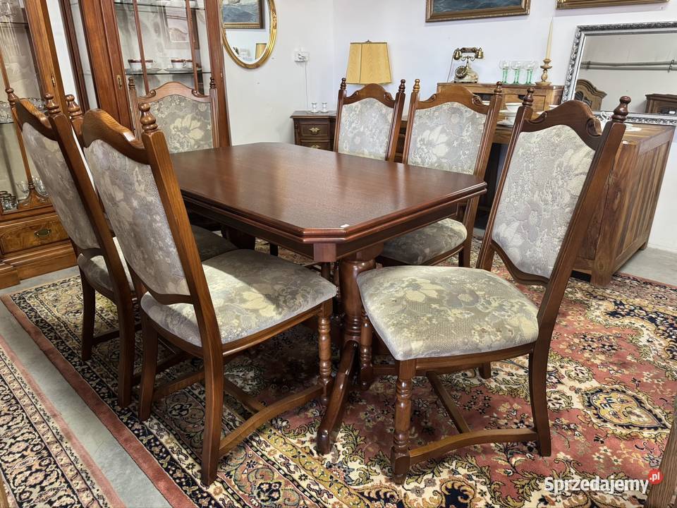 Rozkładany orzeczony stół z 6 krzesłami na Stoły